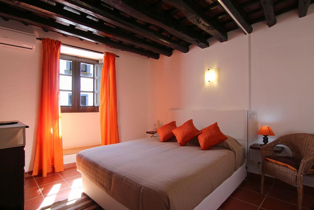 Dom Nuno - Turismo De Habitacao Guest House Monsaraz Ruang foto